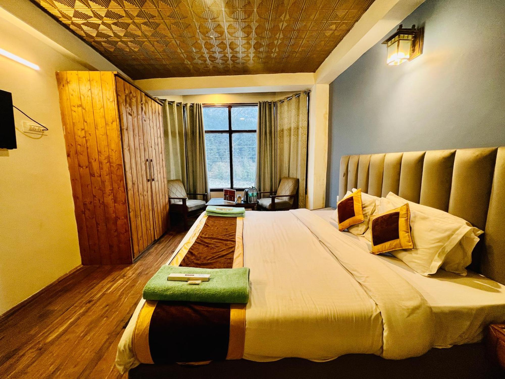 Hotel Green Link -#Near Volvo Bus Stand #Mountain View #River View #Open Terrace Manāli Exteriör bild