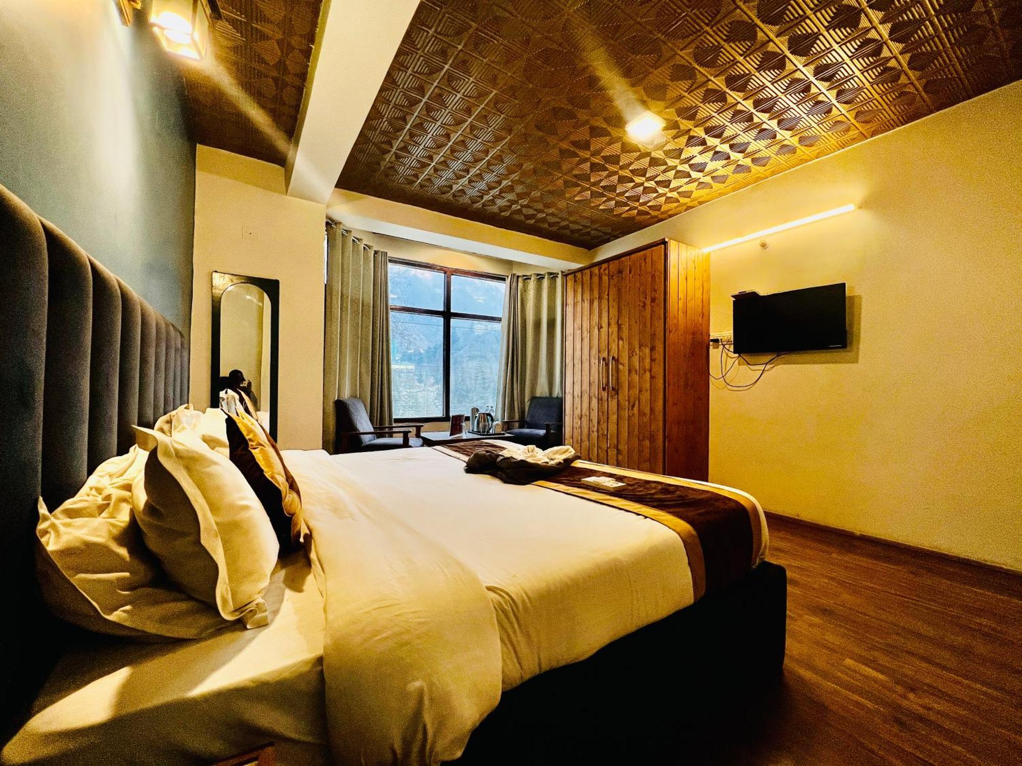 Hotel Green Link -#Near Volvo Bus Stand #Mountain View #River View #Open Terrace Manāli Exteriör bild