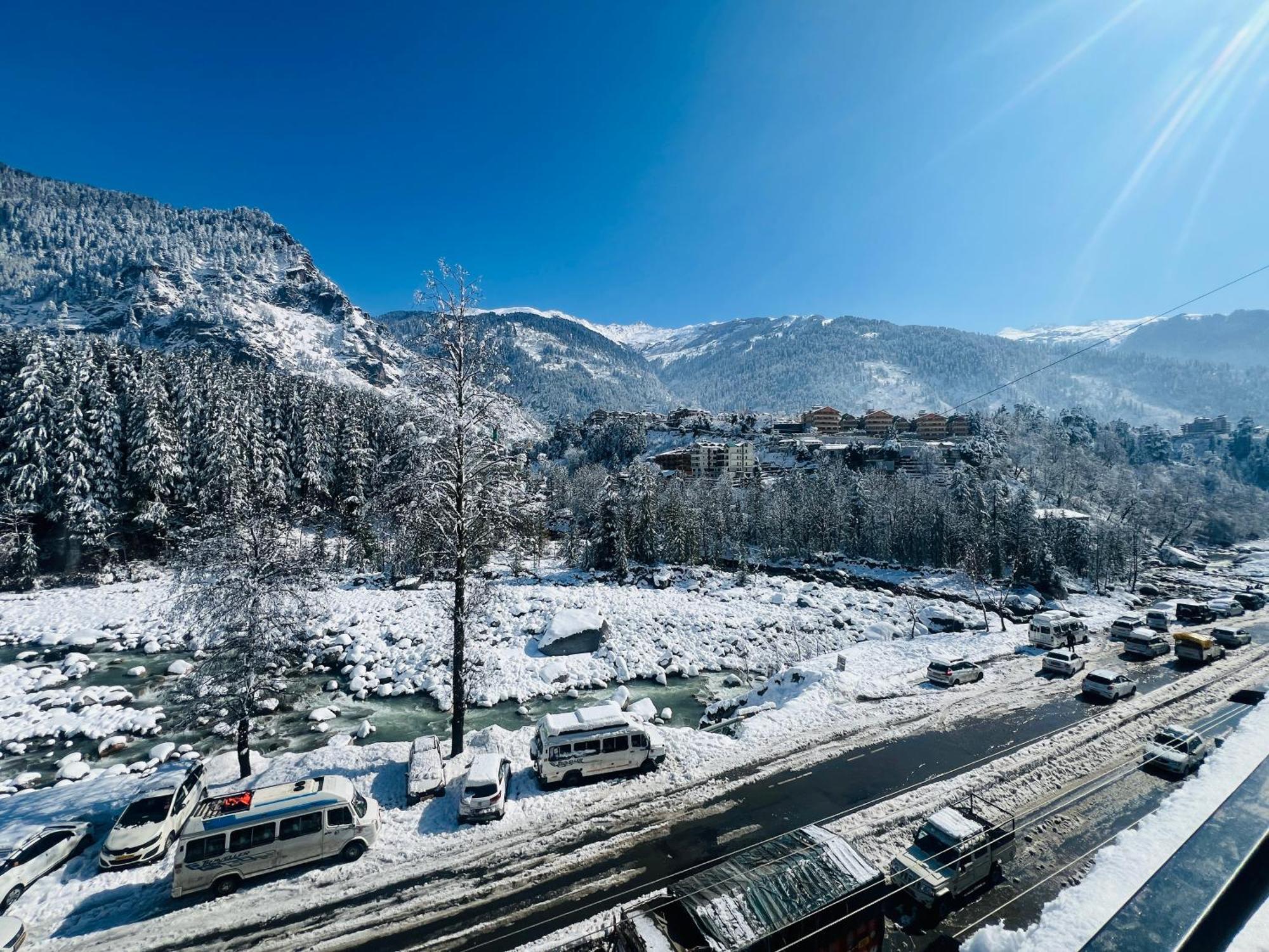 Hotel Green Link -#Near Volvo Bus Stand #Mountain View #River View #Open Terrace Manāli Exteriör bild