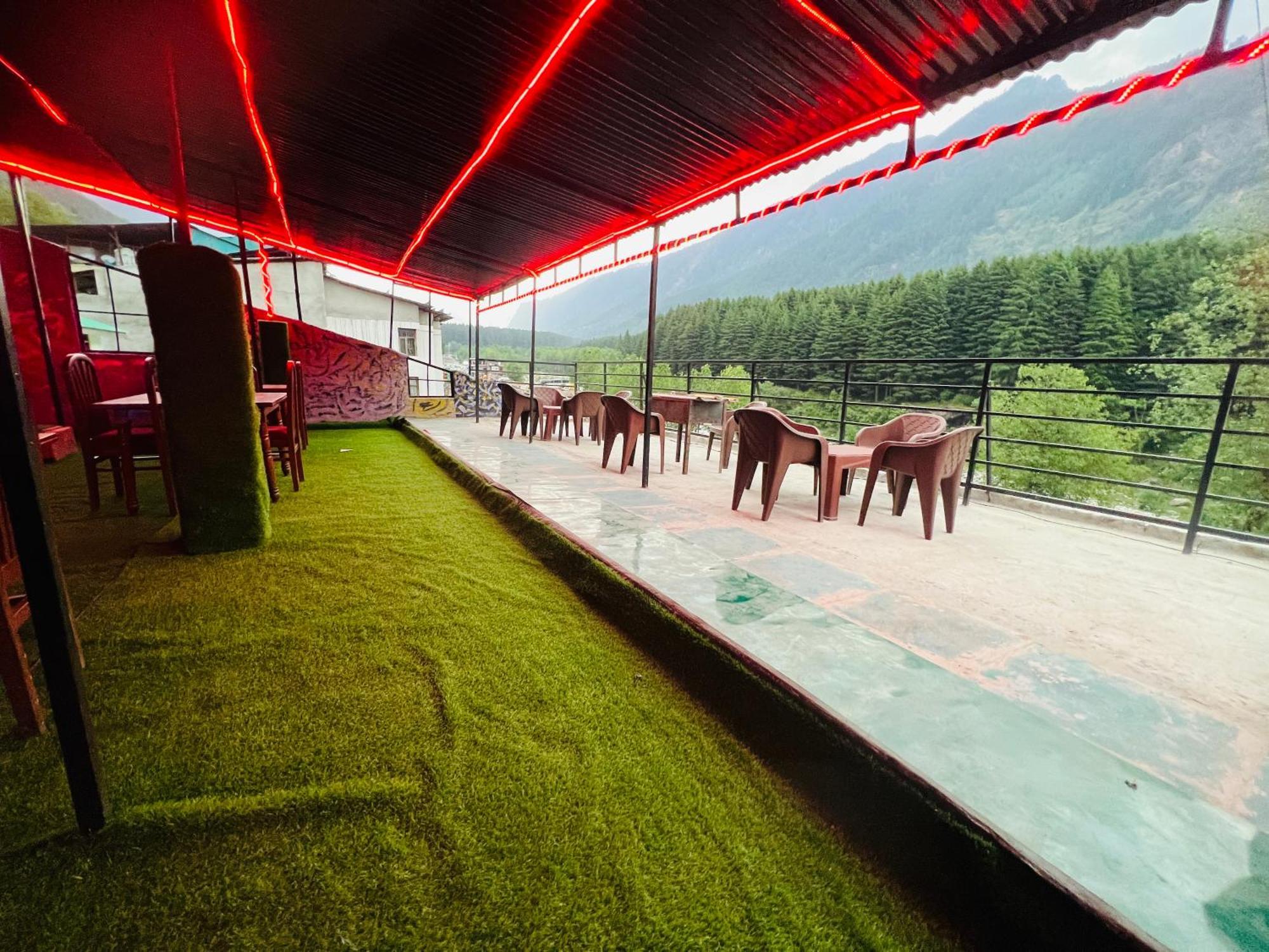Hotel Green Link -#Near Volvo Bus Stand #Mountain View #River View #Open Terrace Manāli Exteriör bild