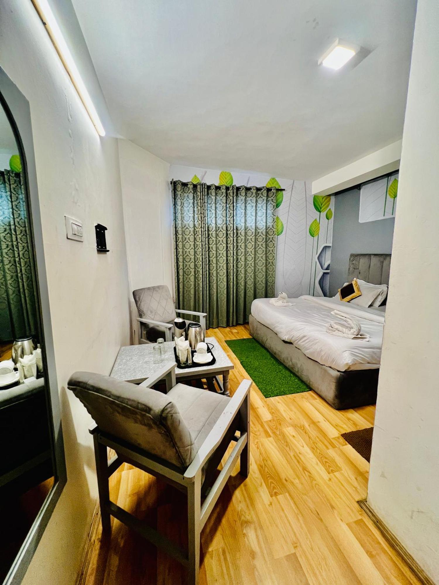 Hotel Green Link -#Near Volvo Bus Stand #Mountain View #River View #Open Terrace Manāli Exteriör bild